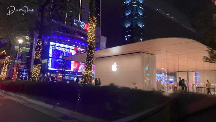 今天行程結束…夜晚台北真美…再努力一下就要放連假了…祝大家新年快樂❤️