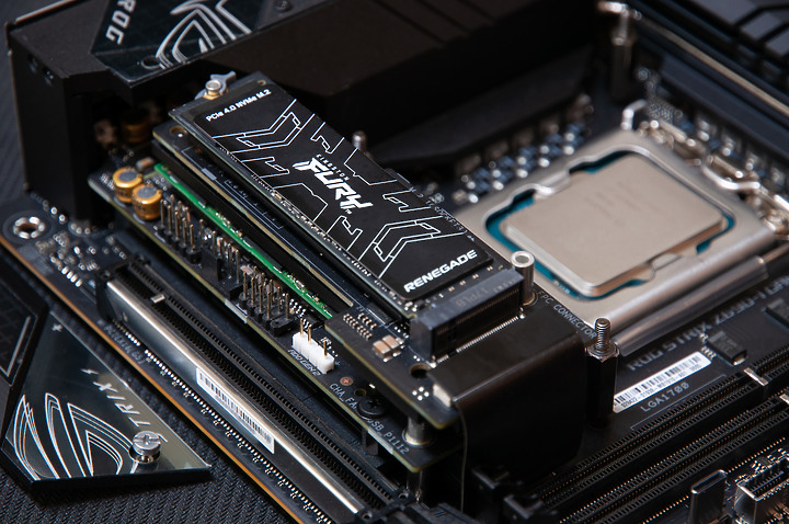 「ROG STRIX Z690-I」 - 增建蓋滿ITX建築工藝文。
