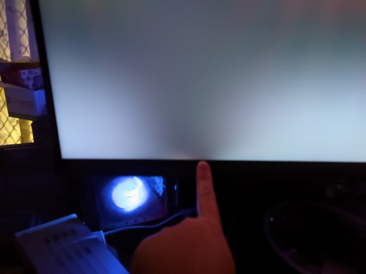 MSI MPG321UR-QD 螢幕畫面求解