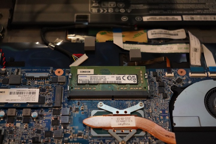 GIGABYTE 技嘉 U4 筆電 極致輕薄與高續航力 !