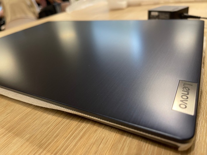 聯想IdeaPad Slim 3i 14吋 輕薄文書機 微開箱