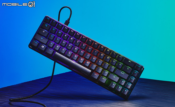 【CES 2022】HyperX 推出續航力長達 300 小時的無線電競耳機 Cloud Alpha、首款電競手把 Clutch 等新周邊裝置