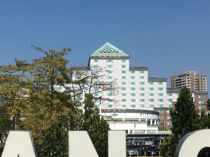 「老兵不死 只是凋零」騎到安平德陽艦園區