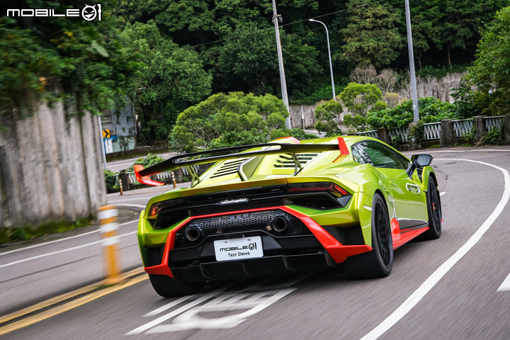 Lamborghini Huracán STO 試駕｜史詩級的熱血機器，氣勢萬分的道路版賽車！