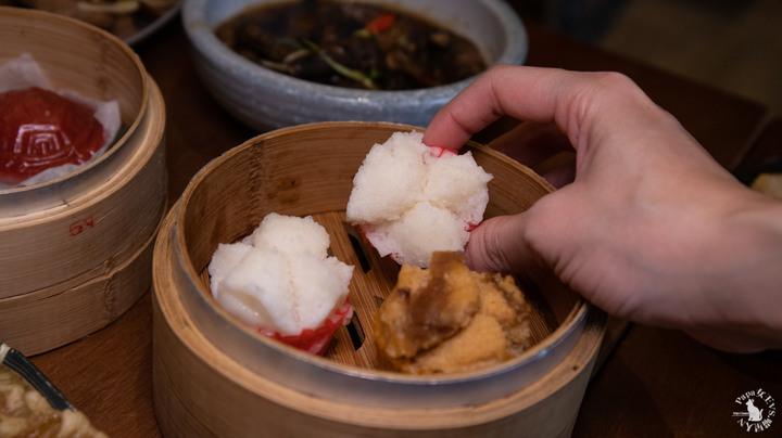 2022-年菜期間哪裡聚餐最有年味- 中式茶館，有一台很萌的送餐機器人，茶飲65元起跳餐點百出頭
