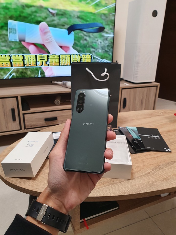 非常失望的XPERIA 5 III 開箱 ... 內有S10對比
