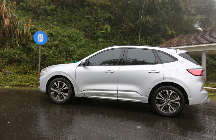 新年快樂，Kuga ST-Line四萬公里開向太平山