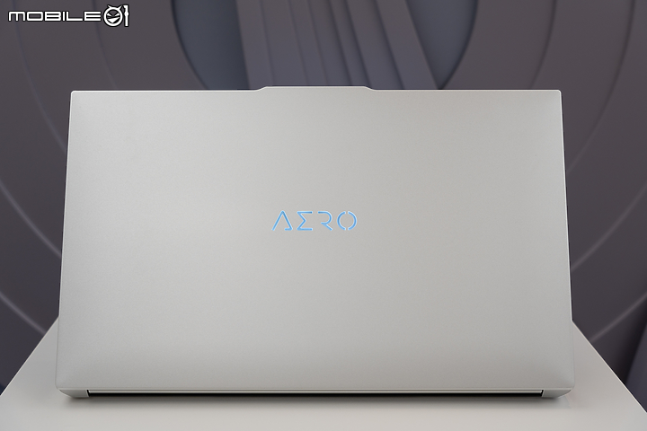 GIGABYTE 全新 AERO / AORUS 系列筆電實機動手玩 外型小改更期待效能