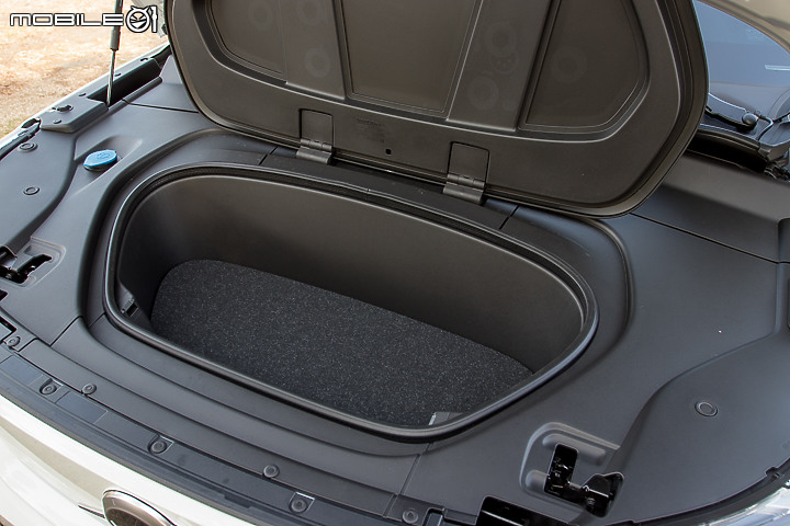 Volvo XC40 Recharge 一路向北 300km 長途試駕｜邁向「豪華電動車品牌」的起點，融合傳統與創新思維的 EV！