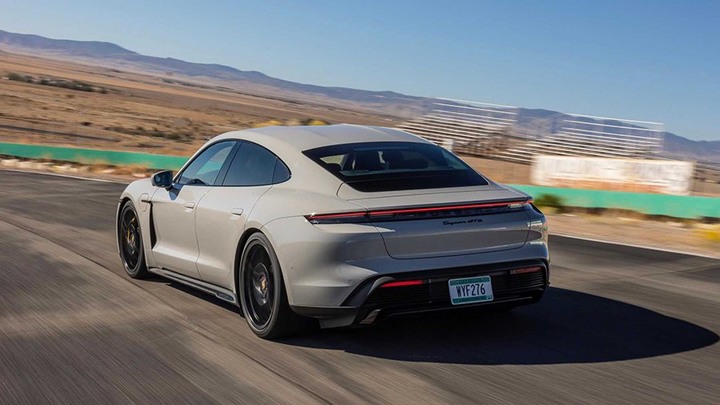 Porsche 911年度差點被Taycan超車!銷售一哥還是休旅嗎?