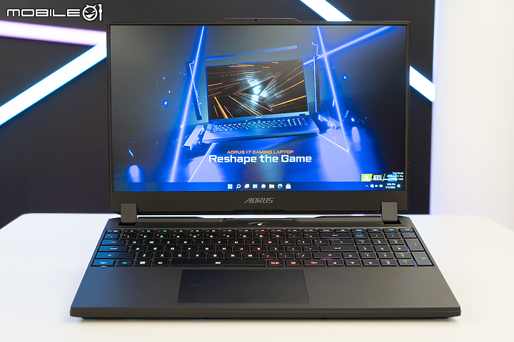 GIGABYTE 全新 AERO / AORUS 系列筆電實機動手玩 外型小改更期待效能