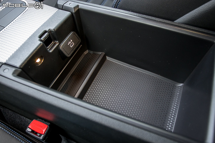 BMW M240i xDrive 試駕|樂趣至上、天生不羈的魅力小跑車!