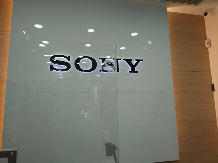 非常失望的XPERIA 5 III 開箱 ... 內有S10對比