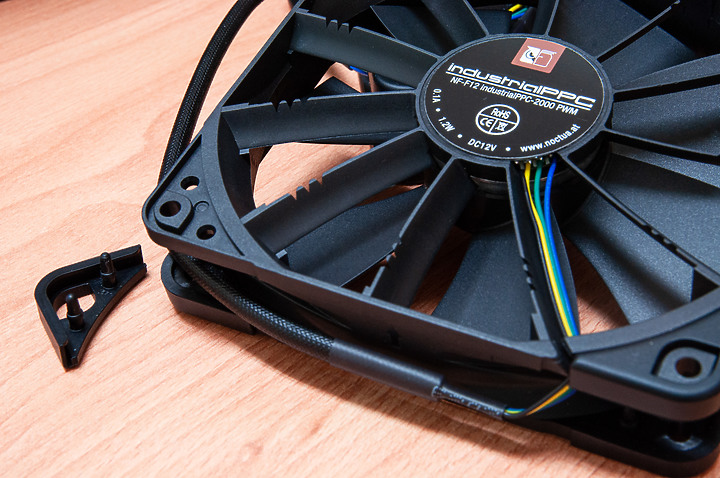 點我看大圖 「ROG RYUJIN II 240」 - 極致細膩散熱記錄文。