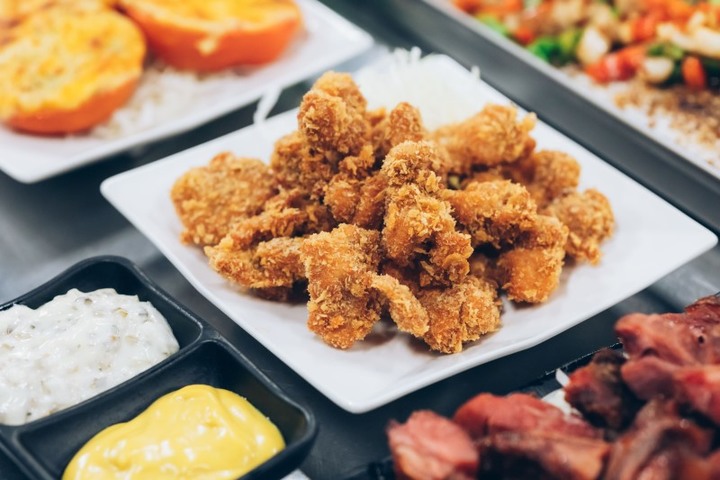 台中美食│浮誇系美食製造機 燒烤店1隻懶人蝦30隻直接上桌
