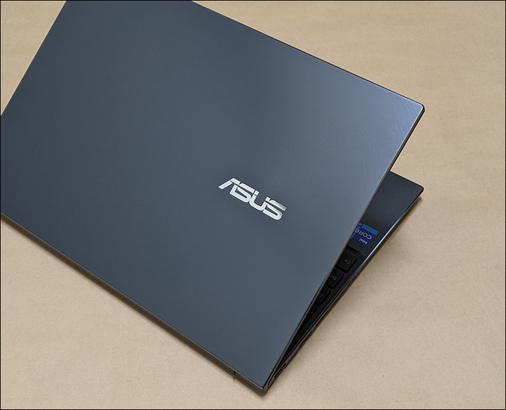 新入荷Zenbook 14X OLED（UX5400E）