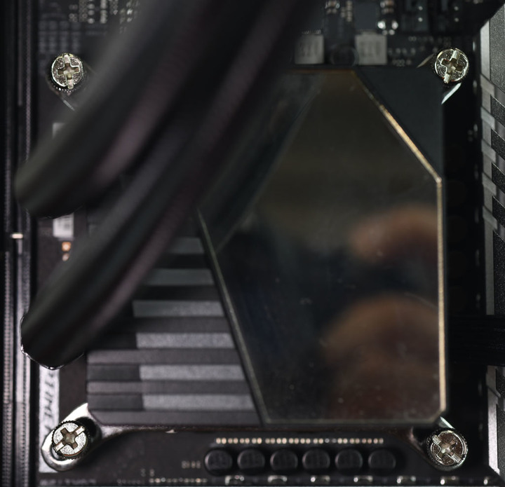 Antec Symphony 240 ARGB一體式水冷簡介及測試