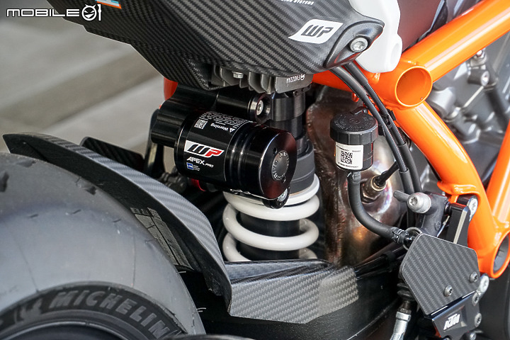 【採訪】馬力重量比 1:1 的滿配賽道化公爵 KTM 1290 Super Duke RR 實車鑑賞！限量三台均已完售！