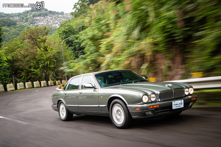 Jaguar 1995 XJ vs. 2021 I-PACE|一場傳統與創新的相互衝擊!