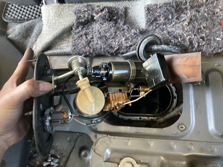 教學文:第一代RAV4汽油濾心自行更換