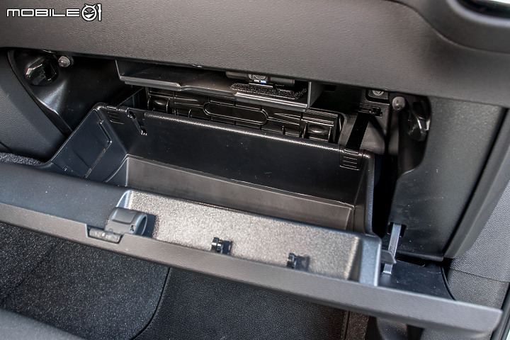Volvo XC40 Recharge 一路向北 300km 長途試駕|邁向「豪華電動車品牌」的起點,融合傳統與創新思維的 EV!