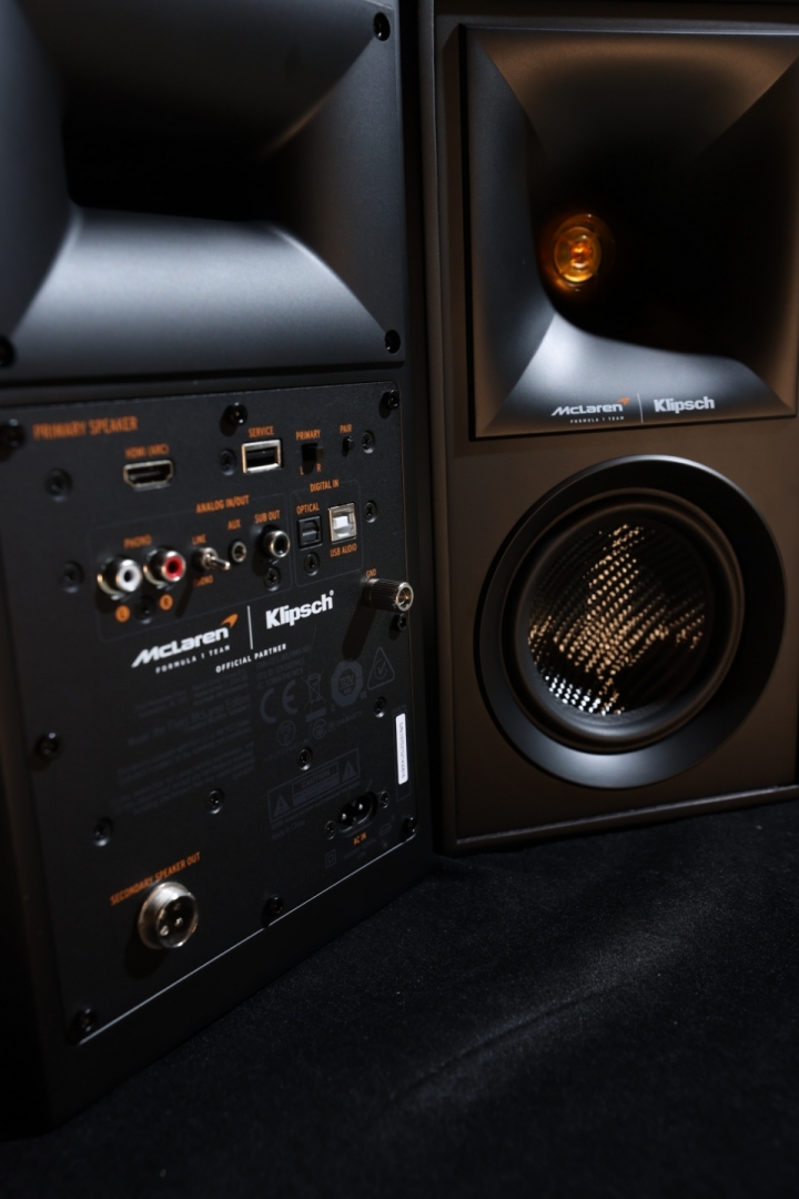 【全台首發、全球首發】Klipsch The Fives McLaren Edition Powered 聯名黑金搭配書架喇叭，簡易開箱
