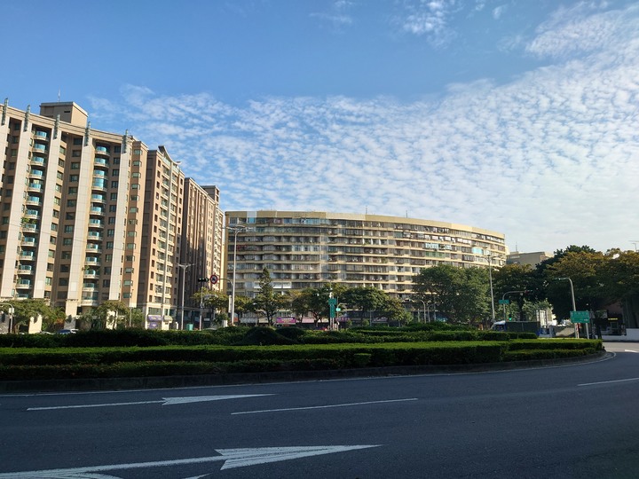 非常失望的XPERIA 5 III 開箱 ... 內有S10對比
