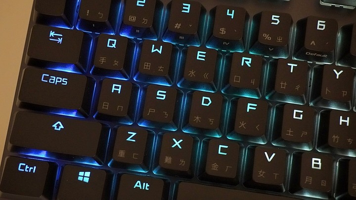 [休賢開箱]朝思暮想的鍵盤終於來了!! ROG Strix Flare II Animate開箱