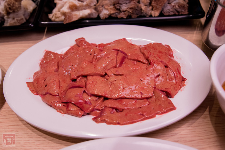 【臺南美食】吃慣了一般溫體牛肉嗎？｜老闆娘家鄉味“潮汕溫補鍋”｜完全是一個呷粗飽的概念｜ 安平溫體牛｜牛腩｜牛尾~~李好牛溫體牛肉湯爐