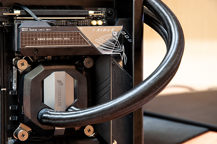 「ROG STRIX Z690-I」 - 增建蓋滿ITX建築工藝文。