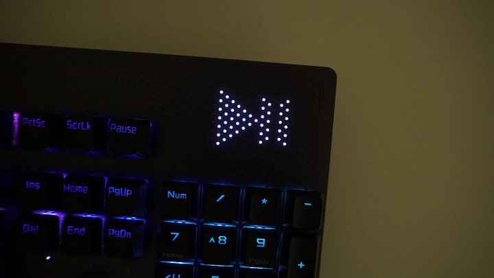 [休賢開箱]朝思暮想的鍵盤終於來了!! ROG Strix Flare II Animate開箱
