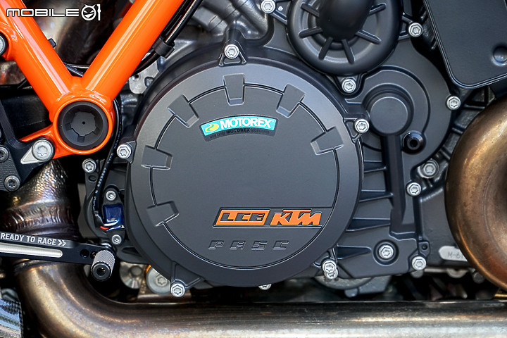 【採訪】馬力重量比 1:1 的滿配賽道化公爵 KTM 1290 Super Duke RR 實車鑑賞！限量三台均已完售！