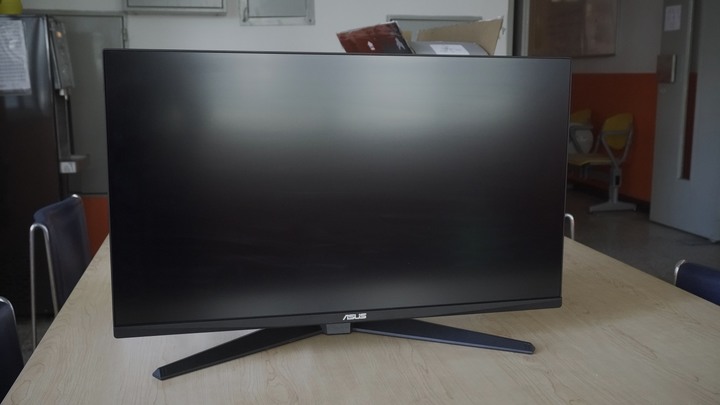 【開箱】入手第一個4K螢幕!! TUF Gaming VG28UQL1A開箱