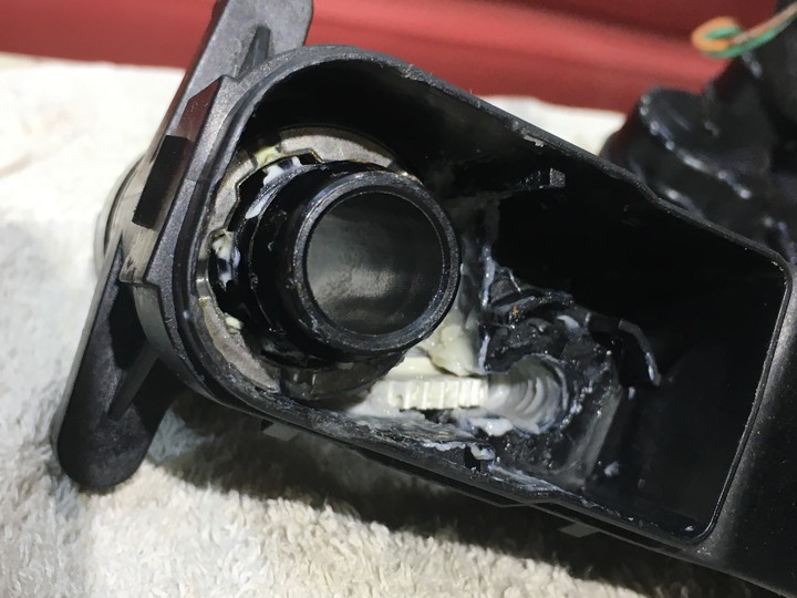 2016 Mazda 3 照後鏡收折 DIY 維修