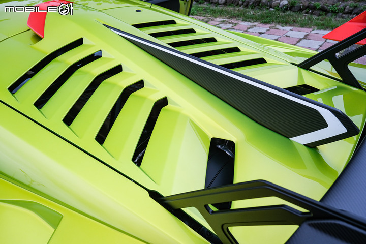 Lamborghini Huracán STO 試駕|史詩級的熱血機器,氣勢萬分的道路版賽車!