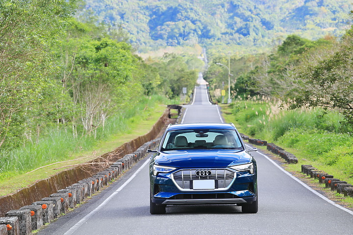 (映像旅行) 2068km的零排放寧靜環島極旅 feat. Audi e-tron 55 quattro advanced 進化版