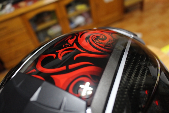 [開箱]Astone GT1000F 最高CP值的碳纖帽
