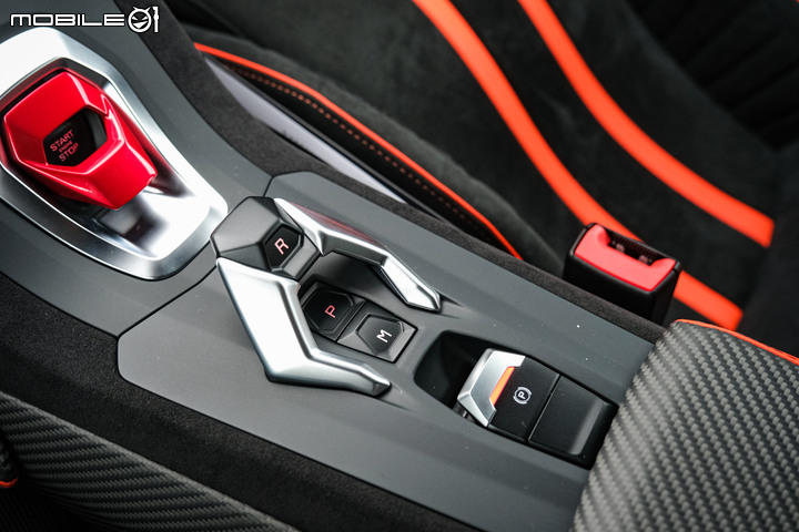 Lamborghini Huracán STO 試駕|史詩級的熱血機器,氣勢萬分的道路版賽車!