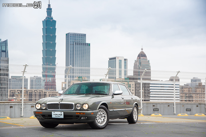 Jaguar 1995 XJ vs. 2021 I-PACE|一場傳統與創新的相互衝擊!
