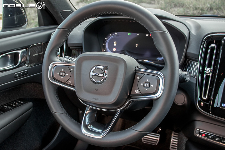 Volvo XC40 Recharge 一路向北 300km 長途試駕｜邁向「豪華電動車品牌」的起點，融合傳統與創新思維的 EV！