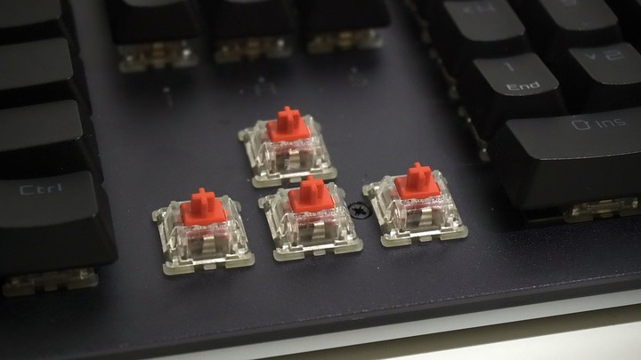 [休賢開箱]朝思暮想的鍵盤終於來了!! ROG Strix Flare II Animate開箱