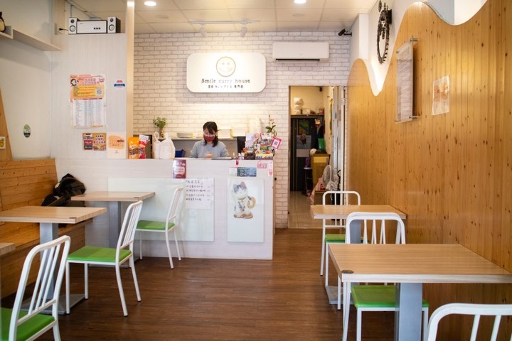 斗六平價咖哩店!「微笑咖哩」遠赴日本學藝帶回經典好滋味