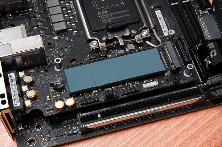 「ROG STRIX Z690-I」 - 增建蓋滿ITX建築工藝文。