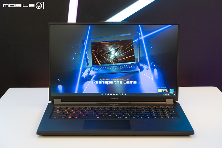 GIGABYTE 全新 AERO / AORUS 系列筆電實機動手玩 外型小改更期待效能
