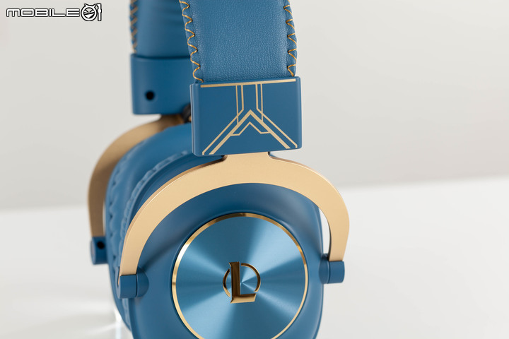 Logitech G x 英雄聯盟珍藏版聯名系列套組開箱 以英雄圖騰加持遊戲能量