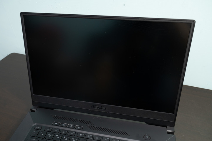 點我看大圖 輕薄中堅選,TUF Gaming DASH F15 FX516PM 電競筆電開箱測試