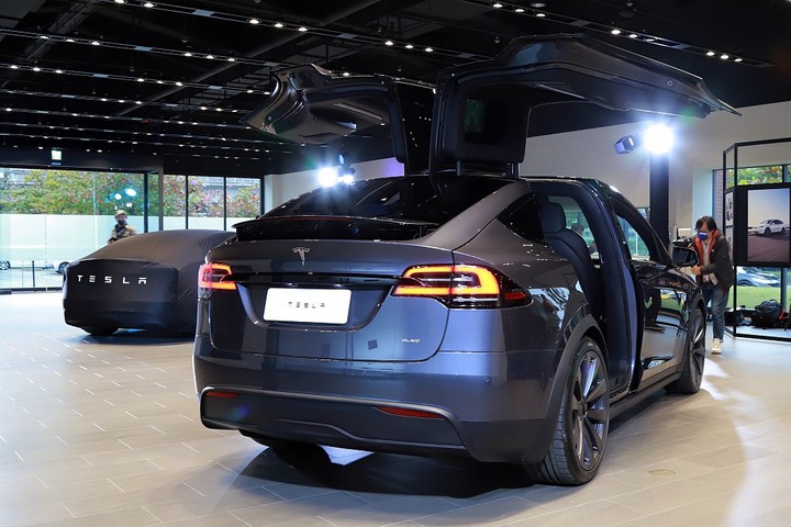 飛機式Yoke方向盤超吸睛！中期更新特斯拉Model X／Model S抵台亮相