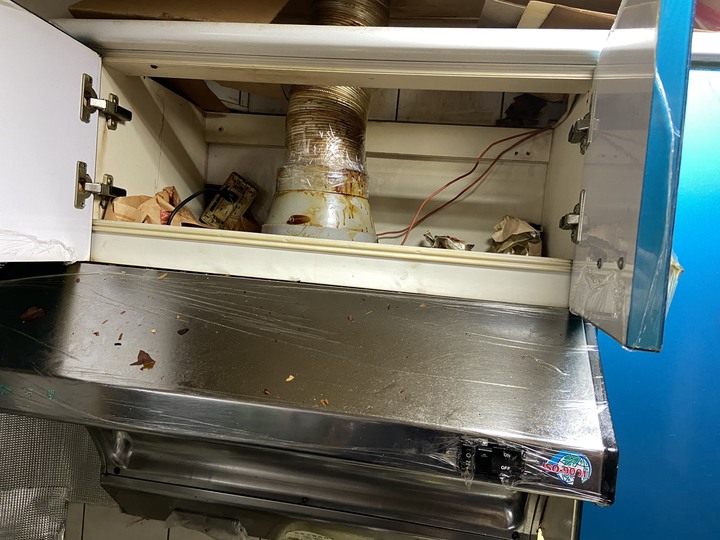 排油煙機安裝在櫥櫃裡，如何換拆排油煙機又不破壞櫥櫃