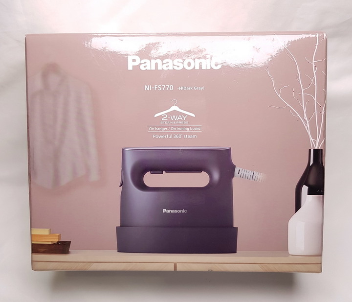 Panasonic NI-FS770 蒸氣電熨斗 - 不僅讓衣物服服貼貼,還可去除異味跟除菌。