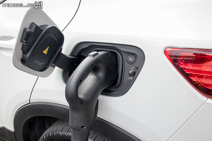 Volvo XC40 Recharge 一路向北 300km 長途試駕｜邁向「豪華電動車品牌」的起點，融合傳統與創新思維的 EV！